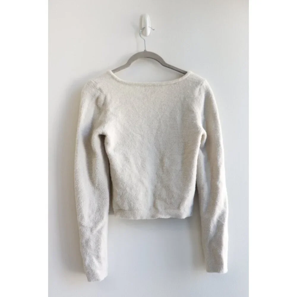 Aritzia Hush Knit Sweetheart sweater in silver birch (S) - Picture 4 of 5